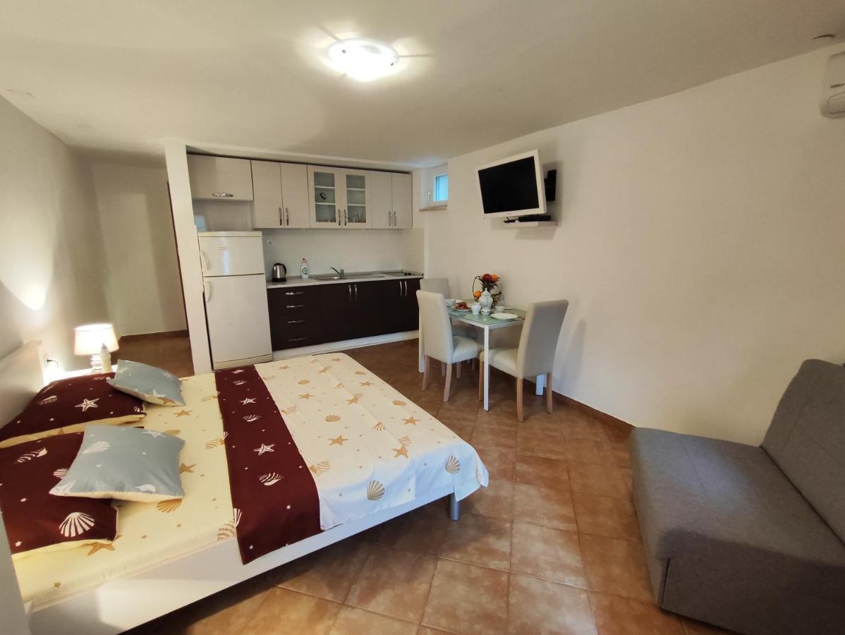 Apartmani Nada Mustapic Brela Exterior photo